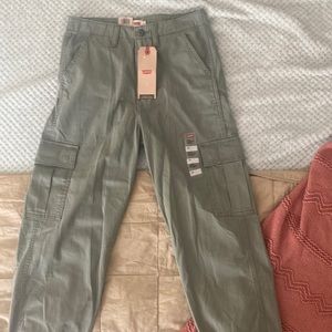 Levi’s High waisted cargo pants